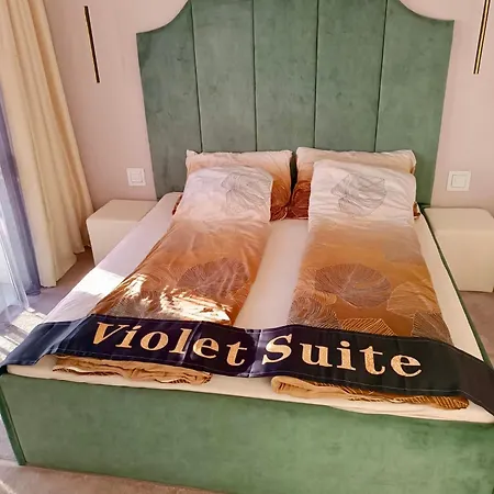 Violet Apartment *