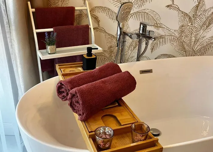 Violet Apartment *
