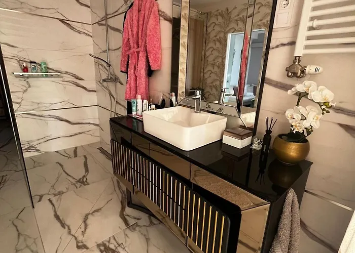 Violet Apartment